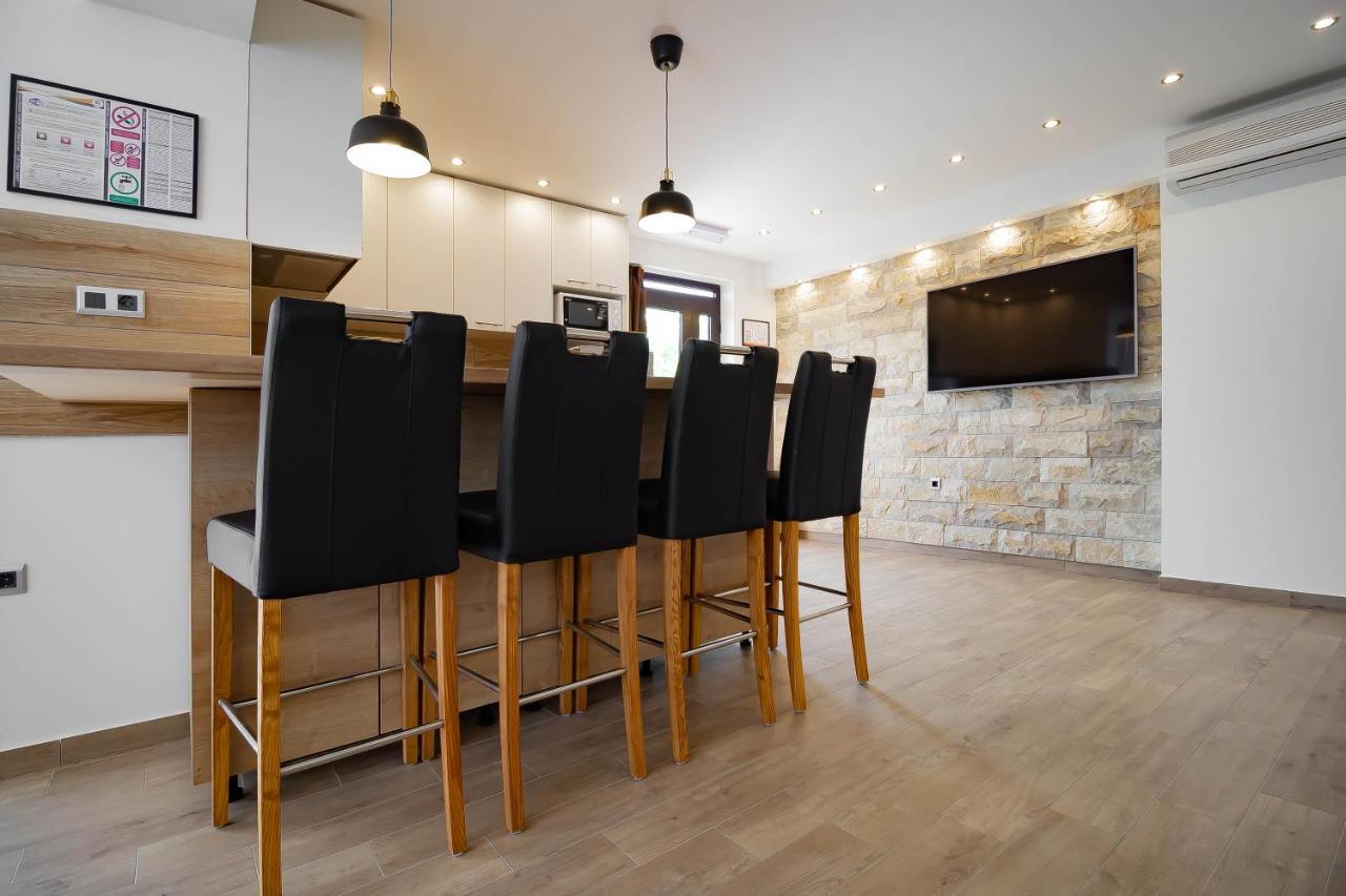 Apartments Marinici Rijeka - With Private Parking Εξωτερικό φωτογραφία